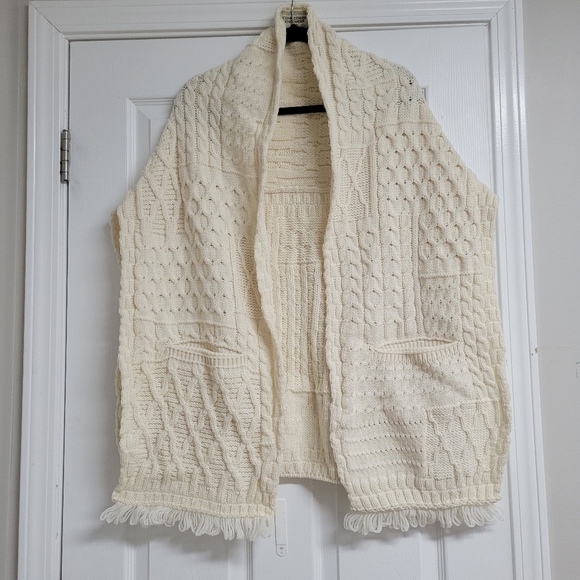 CONEMARA KNITWEAR MERINO WOOL Shawl . - Picture 3 of 9